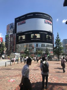 ヤマダ電機新宿東口館が見えます