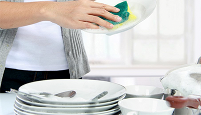 浄水ポットのよくある5つの疑問と答え　皿洗い